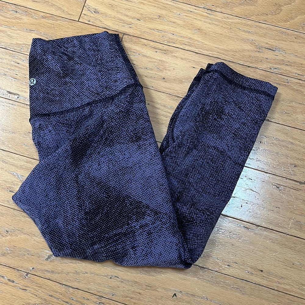 LULUlemon align crop size 6